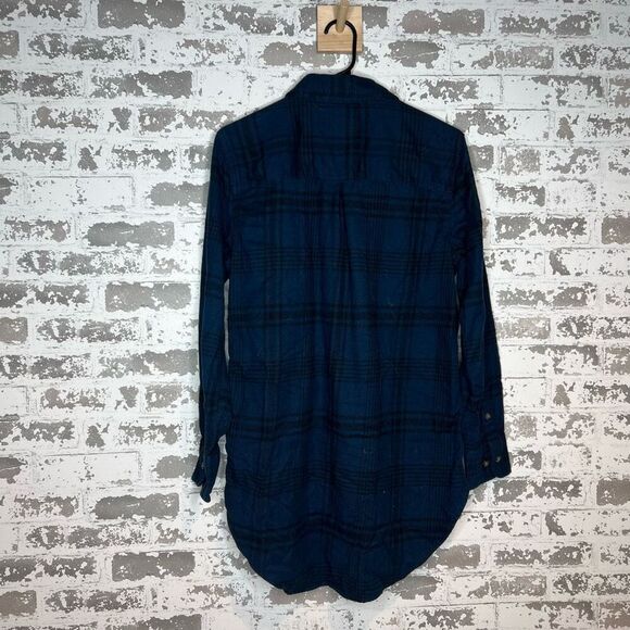 Carhartt long sleeve buttton down - Picture 2 of 5